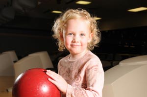 child-bowling2